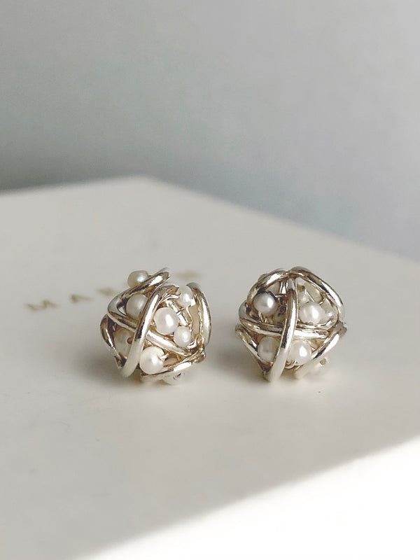 Pearl cluster post earring