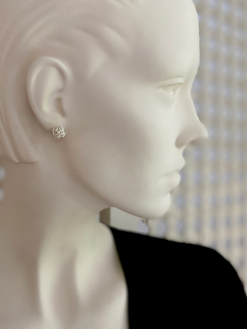 Pearl cluster post earring