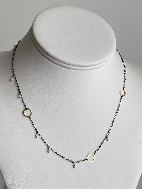 The Delicate Necklace with Circles and Pearls